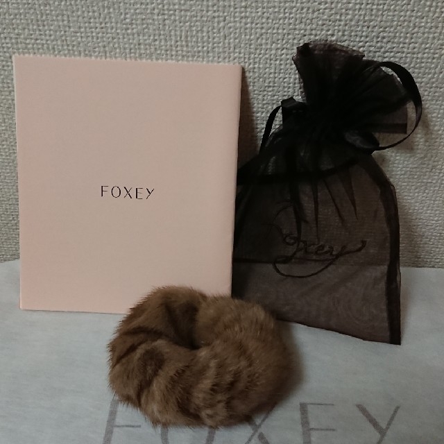 FOXEY(フォクシー)のFOXEYミンクファーブレスレット☆ エンタメ/ホビーのコレクション(ノベルティグッズ)の商品写真