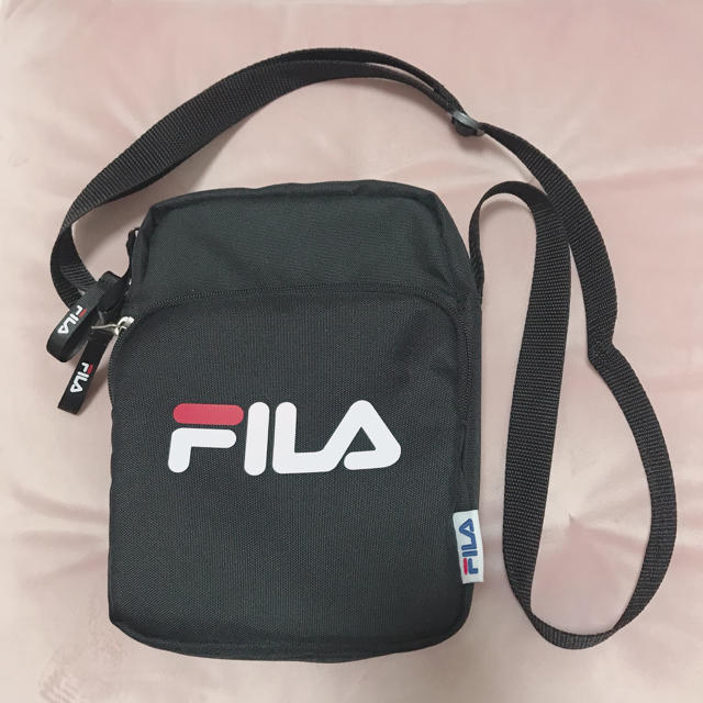 FILA(フィラ)のFILA ショルダーバッグ  値下げ レディースのバッグ(ショルダーバッグ)の商品写真