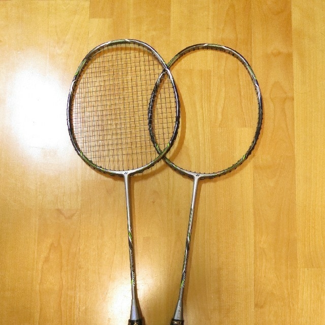 YONEX(ヨネックス)の【ジェリー様専用】YONEX NANORAY900 3U5G 2本 スポーツ/アウトドアのスポーツ/アウトドア その他(バドミントン)の商品写真