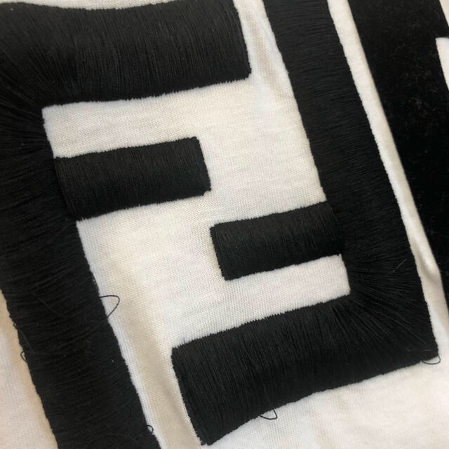 FENDI(フェンディ)の FENDI フェンディ ロゴ Tシャツ レディースのトップス(Tシャツ(半袖/袖なし))の商品写真