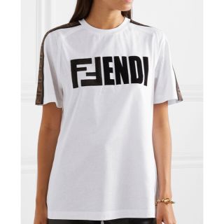 ◎FENDI  フェンディ　フロントロゴ　Tシャツ　レディース