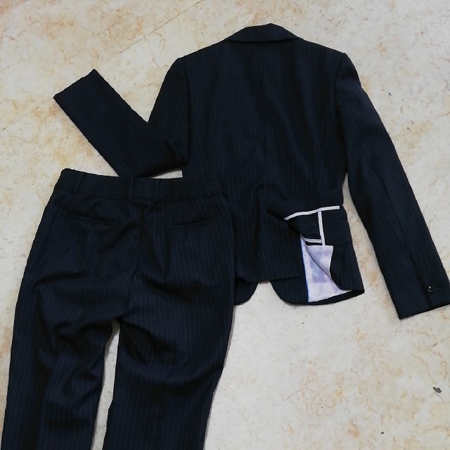 DIANA(ダイアナ)の美品DIANA シンプルで洗礼されたパンツスーツ、サイズ７号、S。 レディースのフォーマル/ドレス(スーツ)の商品写真