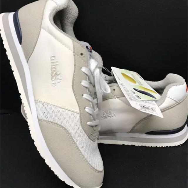 ellesse(エレッセ)の訳あり 新品 エレッセ ランニングシューズ レディースの靴/シューズ(スニーカー)の商品写真