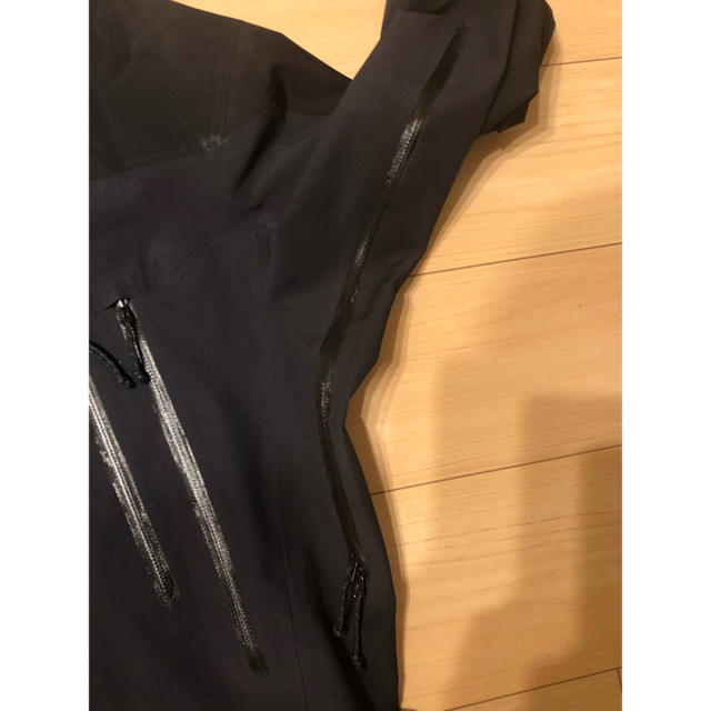 ARC'TERYX(アークテリクス)の交渉可　アークテリクス  THETAシータSV gore arcteryx メンズのジャケット/アウター(マウンテンパーカー)の商品写真