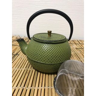 【新品、未使用品】南部鉄瓶 小型鉄瓶兼急須 カラー グリーン 直火ＯＫ(金属工芸)