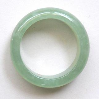 人気商品！　希望を叶える魔法の石　魅惑のグリーン　高級翡翠の指輪１２号(リング(指輪))