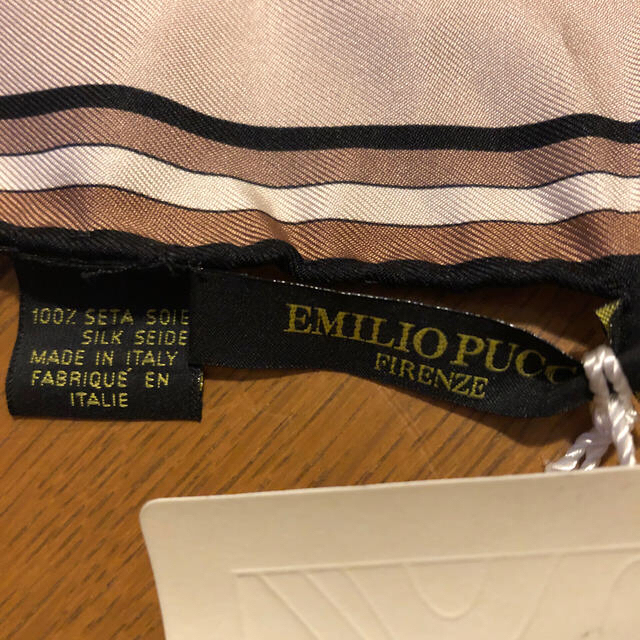 EMILIO PUCCI(エミリオプッチ)の最終値下げ！エミリオプッチ チーフ 新品未使用 レディースのファッション小物(バンダナ/スカーフ)の商品写真