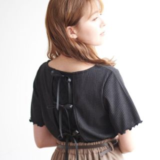 マジェスティックレゴン(MAJESTIC LEGON)の新品♡タグ付き♪マジェスティックレゴン　後ろリボンが可愛い♡トップス　BLACK(カットソー(半袖/袖なし))