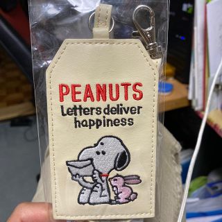 ピーナッツ(PEANUTS)のスヌーピーパスケース(パスケース/IDカードホルダー)