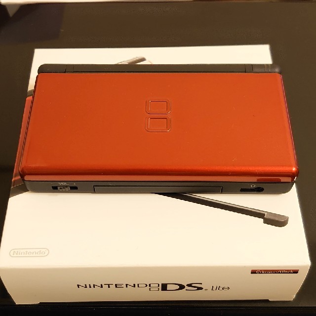 ニンテンドーDS(ニンテンドーDS)のニンテンドーDS Lite クリムゾンブラック エンタメ/ホビーのゲームソフト/ゲーム機本体(携帯用ゲーム機本体)の商品写真