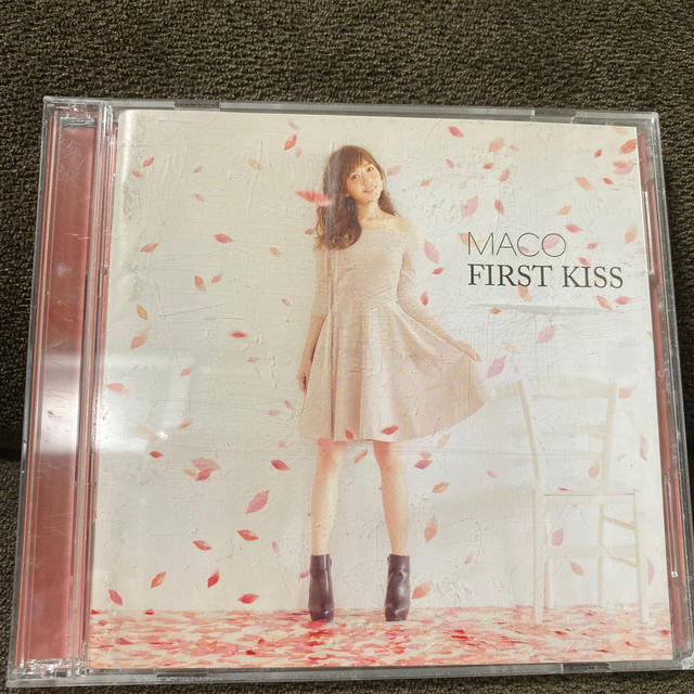 MACO/FIRST KISS ［CD+DVD］＜初回限定盤＞ エンタメ/ホビーのCD(ポップス/ロック(邦楽))の商品写真