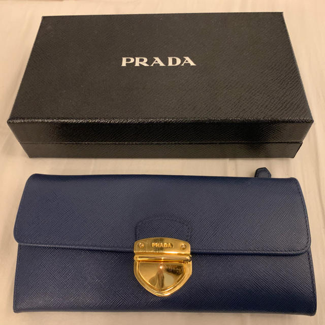 PRADA 長財布