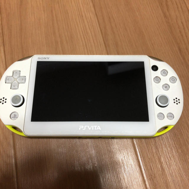 PlayStation Vita(プレイステーションヴィータ)のPSVita エンタメ/ホビーのゲームソフト/ゲーム機本体(家庭用ゲーム機本体)の商品写真