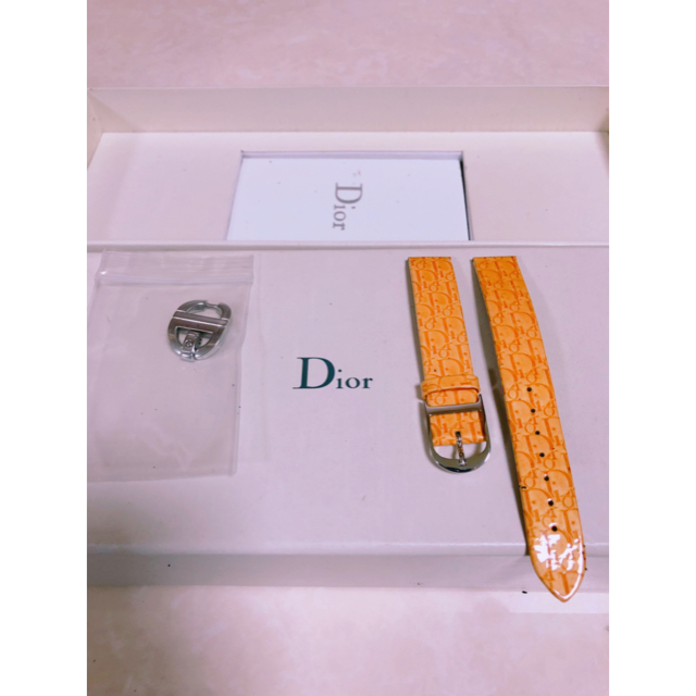 Dior(ディオール)のDior★腕時計《付替用レザーベルト付き》 レディースのファッション小物(腕時計)の商品写真