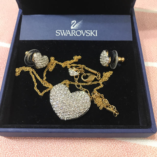 スワロフスキー ハートネックレス&ピアスセット - ネックレス スワロフスキーネックレス&ピアス