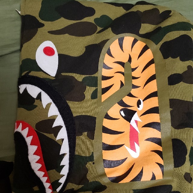 a bathing ape シャークパーカー 最終価格