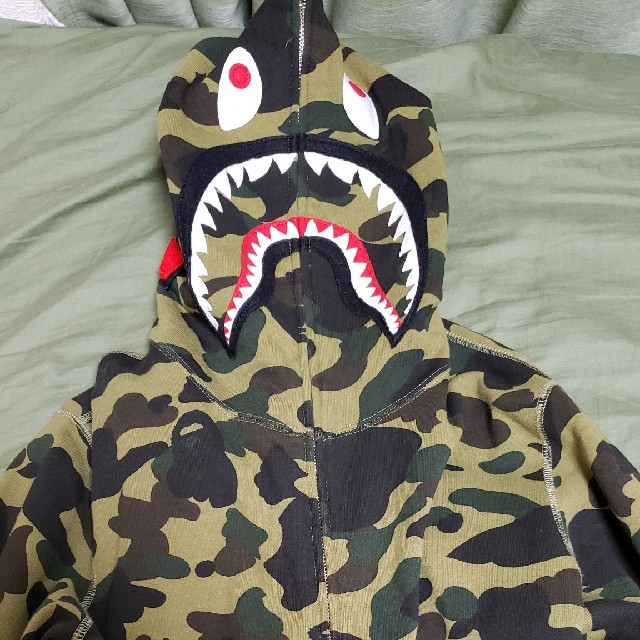 a bathing ape シャークパーカー 最終価格