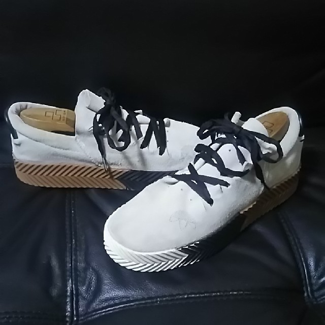 Alexander Wang(アレキサンダーワン)の限定希少コラボ!アディダス×アレキサンダーワン高級スニーカー灰26.5cm メンズの靴/シューズ(スニーカー)の商品写真