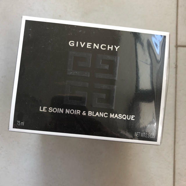 GIVENCHY(ジバンシィ)の新品♡ソワン ノワール ブラン マスク　R コスメ/美容のスキンケア/基礎化粧品(パック/フェイスマスク)の商品写真