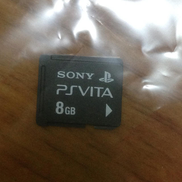 PlayStation Vita(プレイステーションヴィータ)のPlayStation vita メモリーカード8G エンタメ/ホビーのゲームソフト/ゲーム機本体(その他)の商品写真