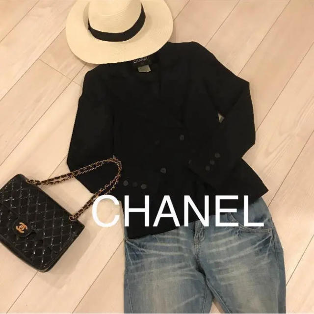 CHANEL(シャネル)の美品⭐️CHANEL黒テーラードジャケット レディースのジャケット/アウター(テーラードジャケット)の商品写真