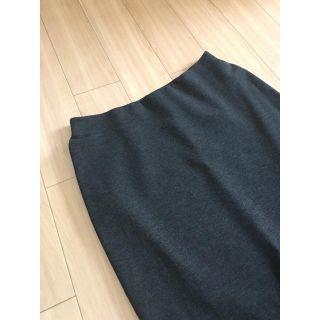 ユニクロ(UNIQLO)のユニクロ  ポンチペンシルスカート チャコール M(ひざ丈スカート)