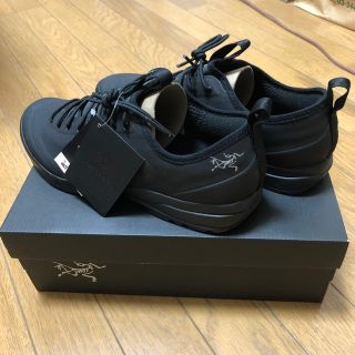 アークテリクス(ARC'TERYX)のARC'TERYX/ACRUX SL M 黒(新品未使用)最終減額済(スニーカー)