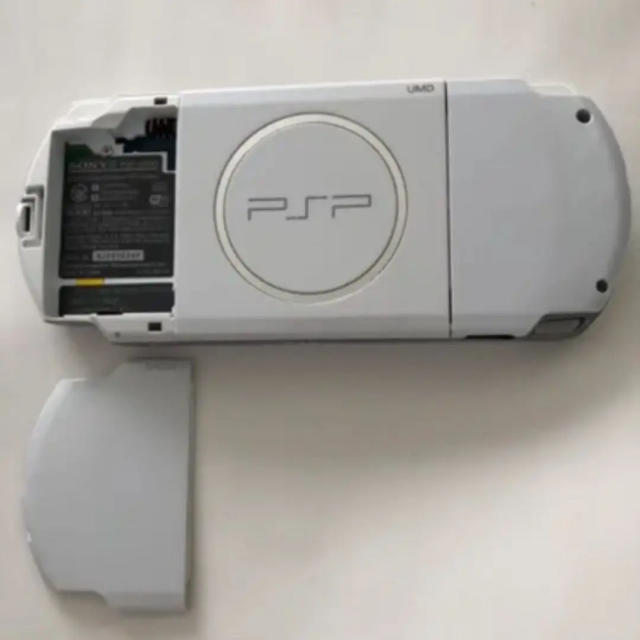 PlayStation Portable(プレイステーションポータブル)のPSP3000 本体のみ エンタメ/ホビーのゲームソフト/ゲーム機本体(携帯用ゲーム機本体)の商品写真