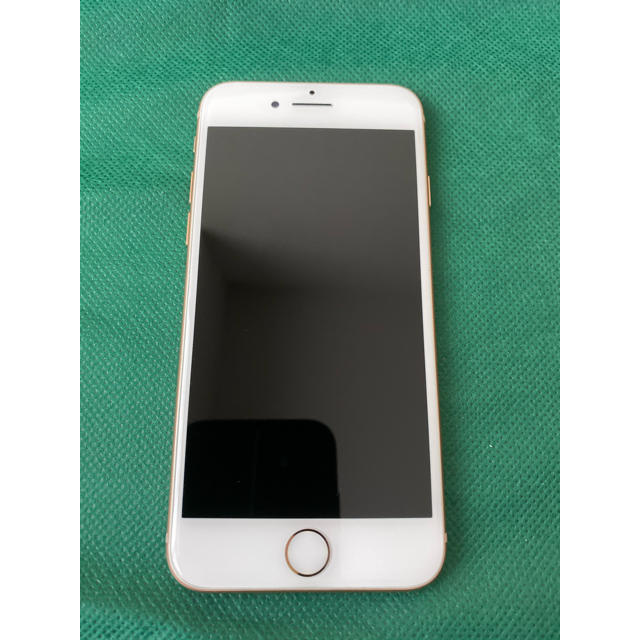 iPhone(アイフォーン)の【値下げ】iPhone8 simフリー 64GB GOLD スマホ/家電/カメラのスマートフォン/携帯電話(スマートフォン本体)の商品写真