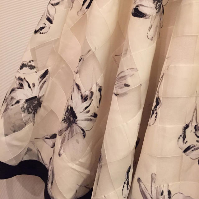 allamanda(アラマンダ)のスカート レディースのスカート(ひざ丈スカート)の商品写真