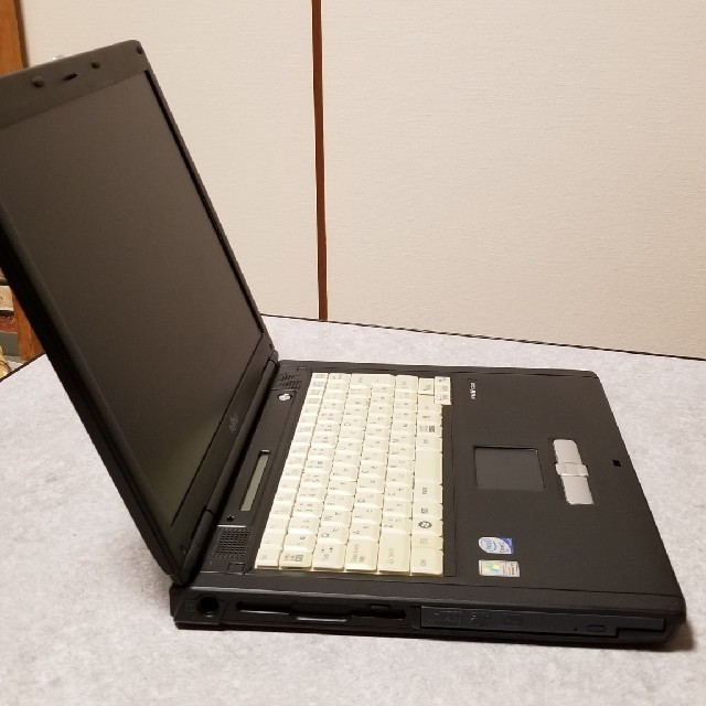 ノートパソコンLIFEBOOK FMV-C8250 SSD搭載