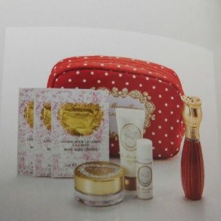 ラデュレ(LADUREE)の値下げ♥️完売商品♥️早い者勝ち♥️ラデュレ限定コスメセット05(口紅)