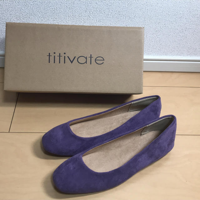 titivate(ティティベイト)のtitivate  ｽｸｴｱﾄｩやわらかﾌﾗｯﾄﾊﾟﾝﾌﾟｽ レディースの靴/シューズ(ハイヒール/パンプス)の商品写真