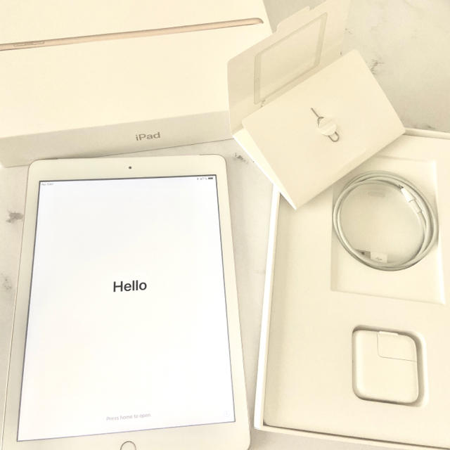 iPad 第5世代 32GB WiFi＋cellular ゴールド