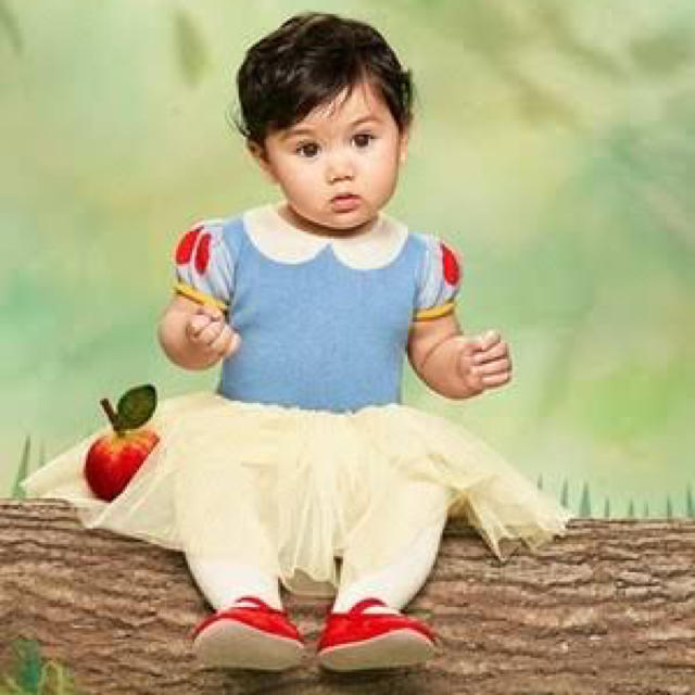 babyGAP(ベビーギャップ)のBabygap Disney Baby Snow Whiteワンピース 白雪姫 キッズ/ベビー/マタニティのベビー服(~85cm)(ワンピース)の商品写真