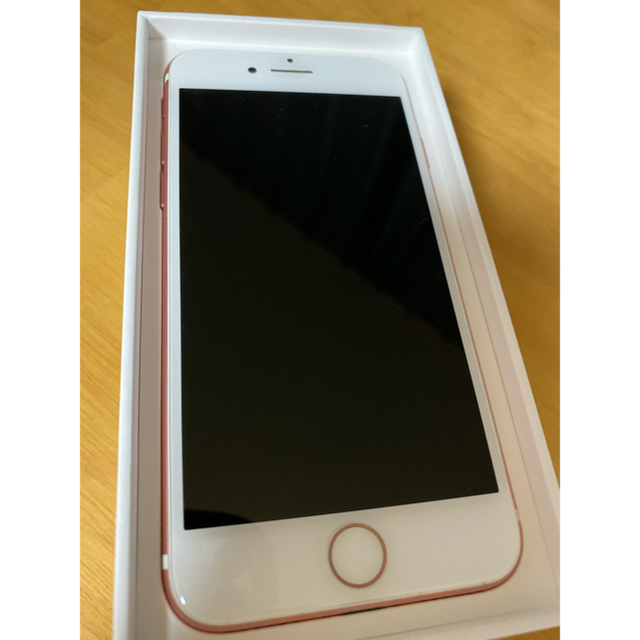 Apple(アップル)のiPhone7  128GB ローズゴールド　本体　SIMフリー スマホ/家電/カメラのスマートフォン/携帯電話(携帯電話本体)の商品写真