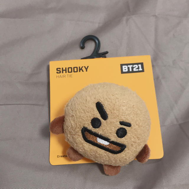 防弾少年団(BTS)(ボウダンショウネンダン)の新品未使用！bt21 ヘアゴム SHOOKY エンタメ/ホビーのタレントグッズ(アイドルグッズ)の商品写真