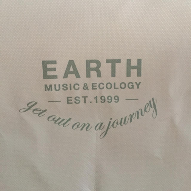 earth music & ecology(アースミュージックアンドエコロジー)のearth 2019年福袋 外袋 レディースのバッグ(ショップ袋)の商品写真