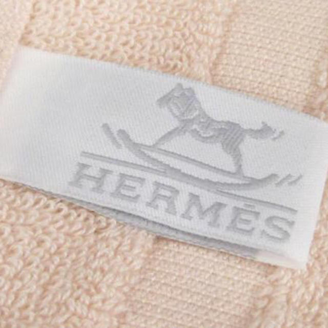 Hermes(エルメス)の未使用エルメスタオル箱付/HERMES レディースのファッション小物(ハンカチ)の商品写真