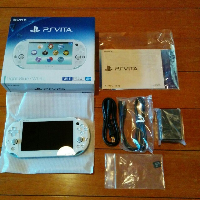 psvita2000　ほぼ未使用美品16ギガ