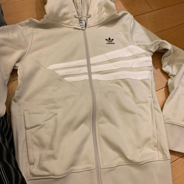 adidas パーカー