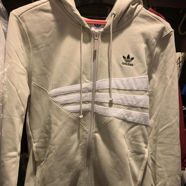 adidas パーカー