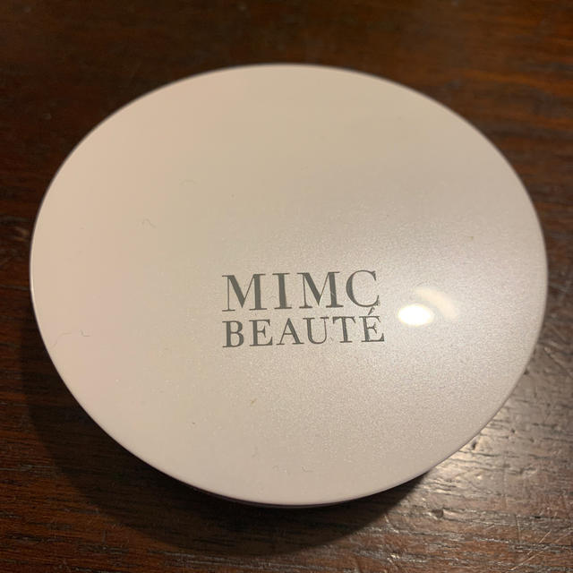 MiMC(エムアイエムシー)のMIMC      エアリーパウダーファンデーション ベージュ コスメ/美容のベースメイク/化粧品(ファンデーション)の商品写真