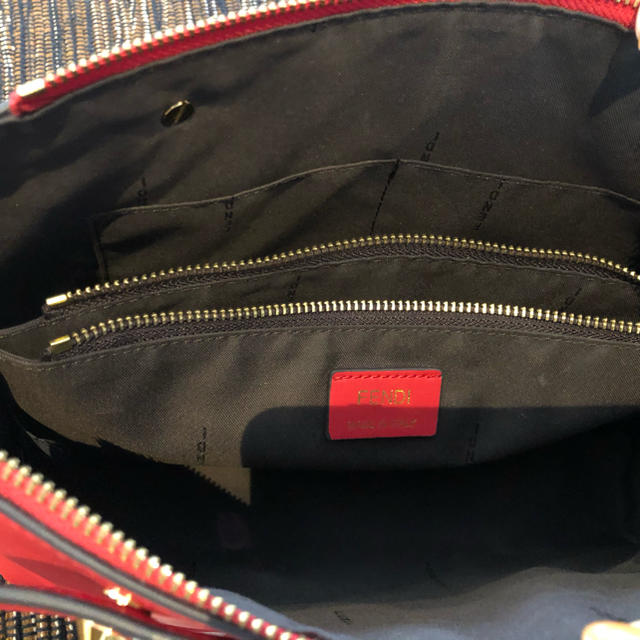 FENDI(フェンディ)の FENDI ショルダー バッグ モンスター これ以上は下げれません。保存袋あり レディースのバッグ(ショルダーバッグ)の商品写真