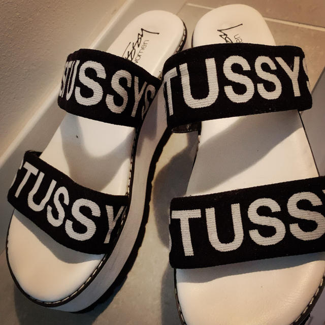 STUSSY(ステューシー)の【完売大人気品】STÜSSY サンダル レディースの靴/シューズ(サンダル)の商品写真