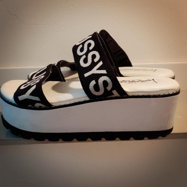 STUSSY(ステューシー)の【完売大人気品】STÜSSY サンダル レディースの靴/シューズ(サンダル)の商品写真