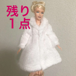 バービー(Barbie)のバービー人形サイズ 白のコート ブライス ジェニー リカちゃん ドレス 靴 洋服(キャラクターグッズ)