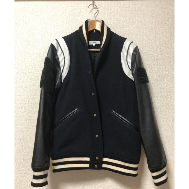 TOMMY HILFIGER(トミーヒルフィガー)のタイムセール　TOMMY 廃盤ブランド 希少スタジャン メンズのジャケット/アウター(スタジャン)の商品写真