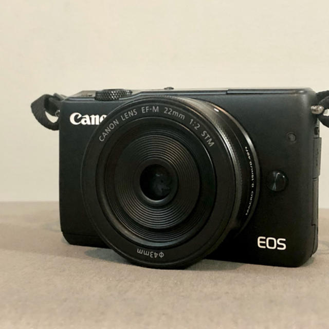 Canon(キヤノン)のCanon  EOS m10  ミラーレス一眼レフ スマホ/家電/カメラのカメラ(ミラーレス一眼)の商品写真