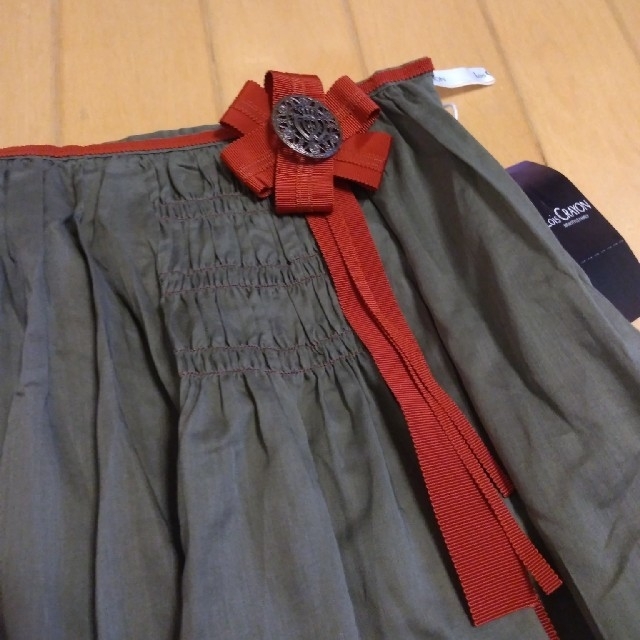 Lois CRAYON(ロイスクレヨン)の未使用タグ付き　ロイスクレヨン　スカート レディースのスカート(ひざ丈スカート)の商品写真